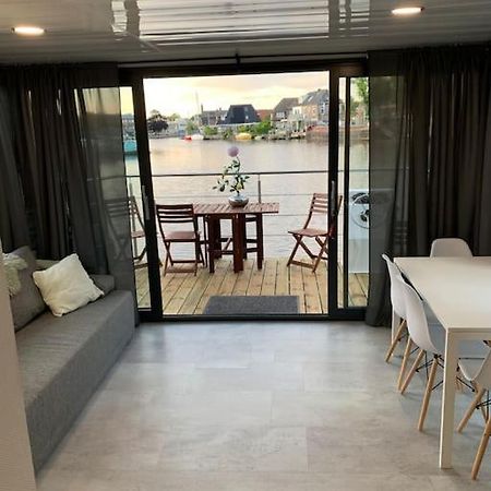 Unique New Houseboat Moored 4 Lägenhet Zwartsluis Exteriör bild