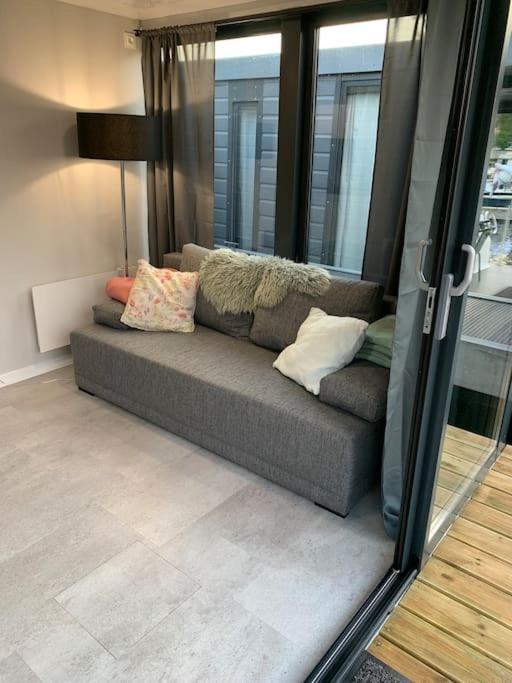 Unique New Houseboat Moored 4 Lägenhet Zwartsluis Exteriör bild